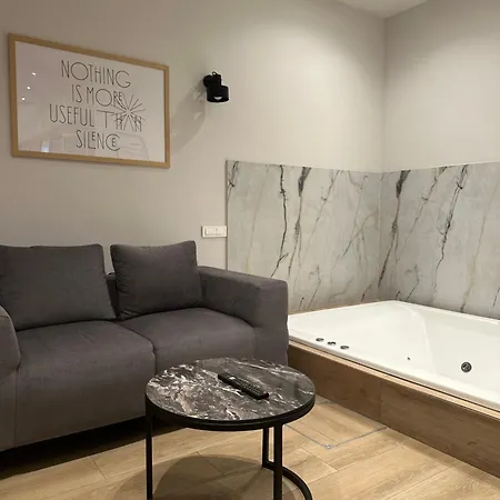 Belle - Luxury At Monastiraki Railway Station *