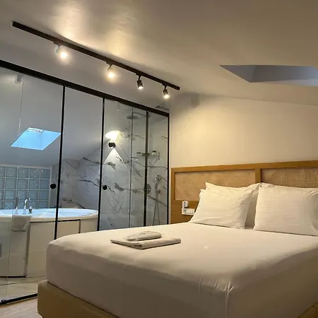 Belle - Luxury At Monastiraki Railway Station Athens
