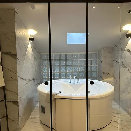 Belle - Luxury At Monastiraki Railway Station *